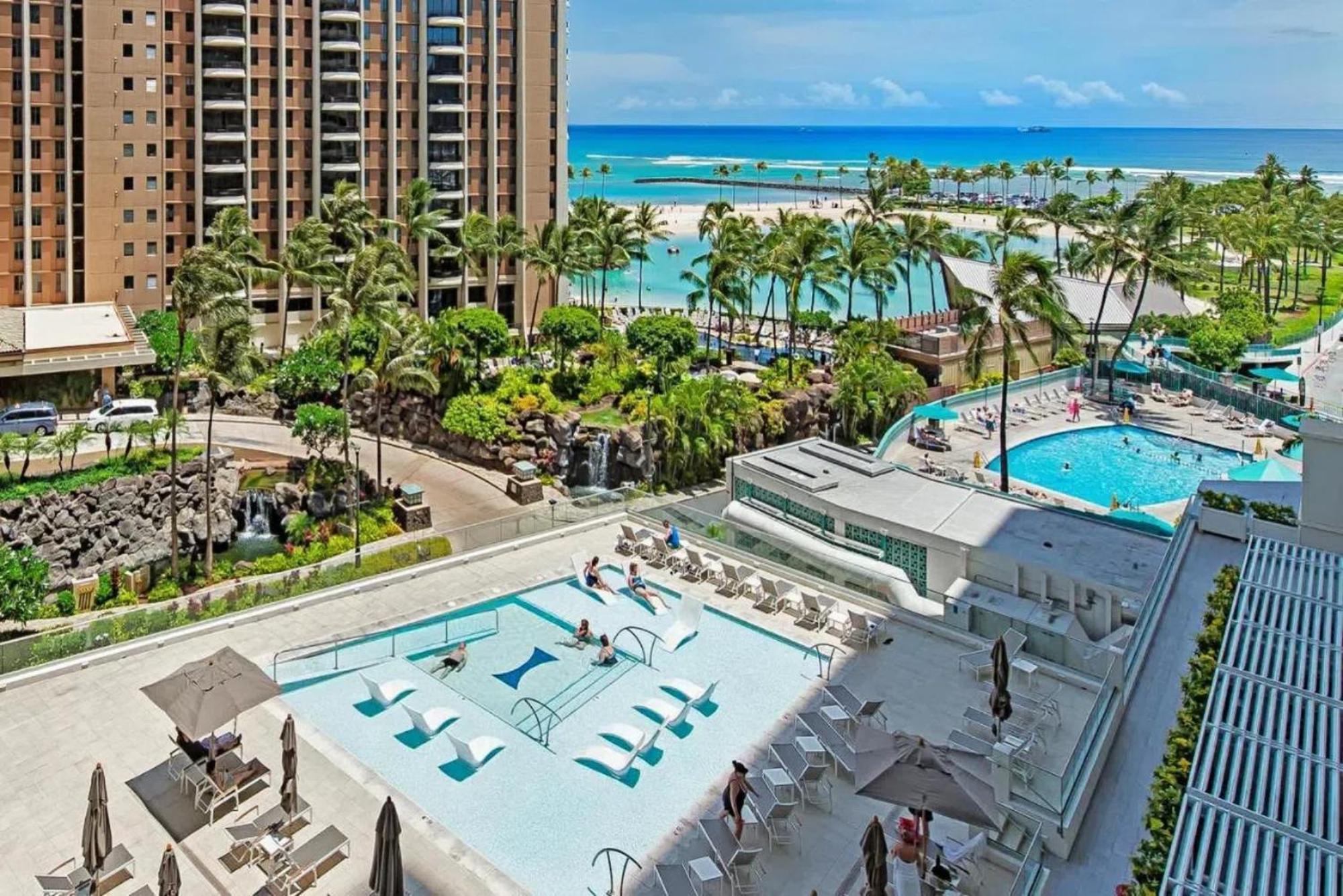 Panoramic Oceanview Resort - Full Kitchen In Each Room, 2 Swimming Pools, Onsite Restaurants, Fireworks Every Friday Honolulu Eksteriør billede