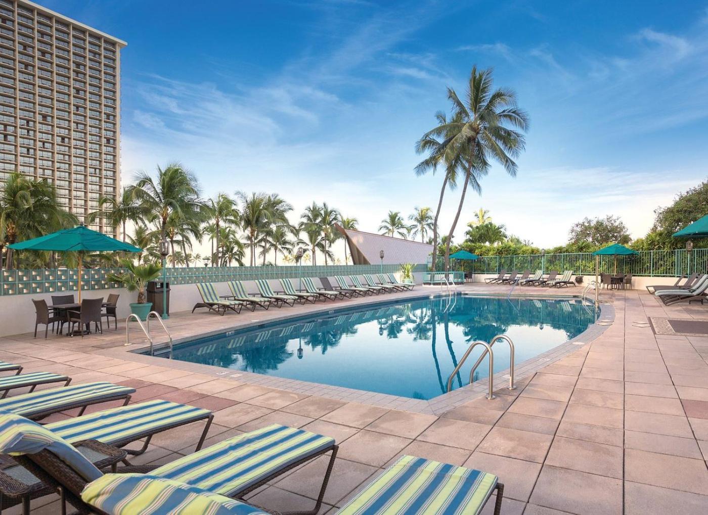 Panoramic Oceanview Resort - Full Kitchen In Each Room, 2 Swimming Pools, Onsite Restaurants, Fireworks Every Friday Honolulu Eksteriør billede
