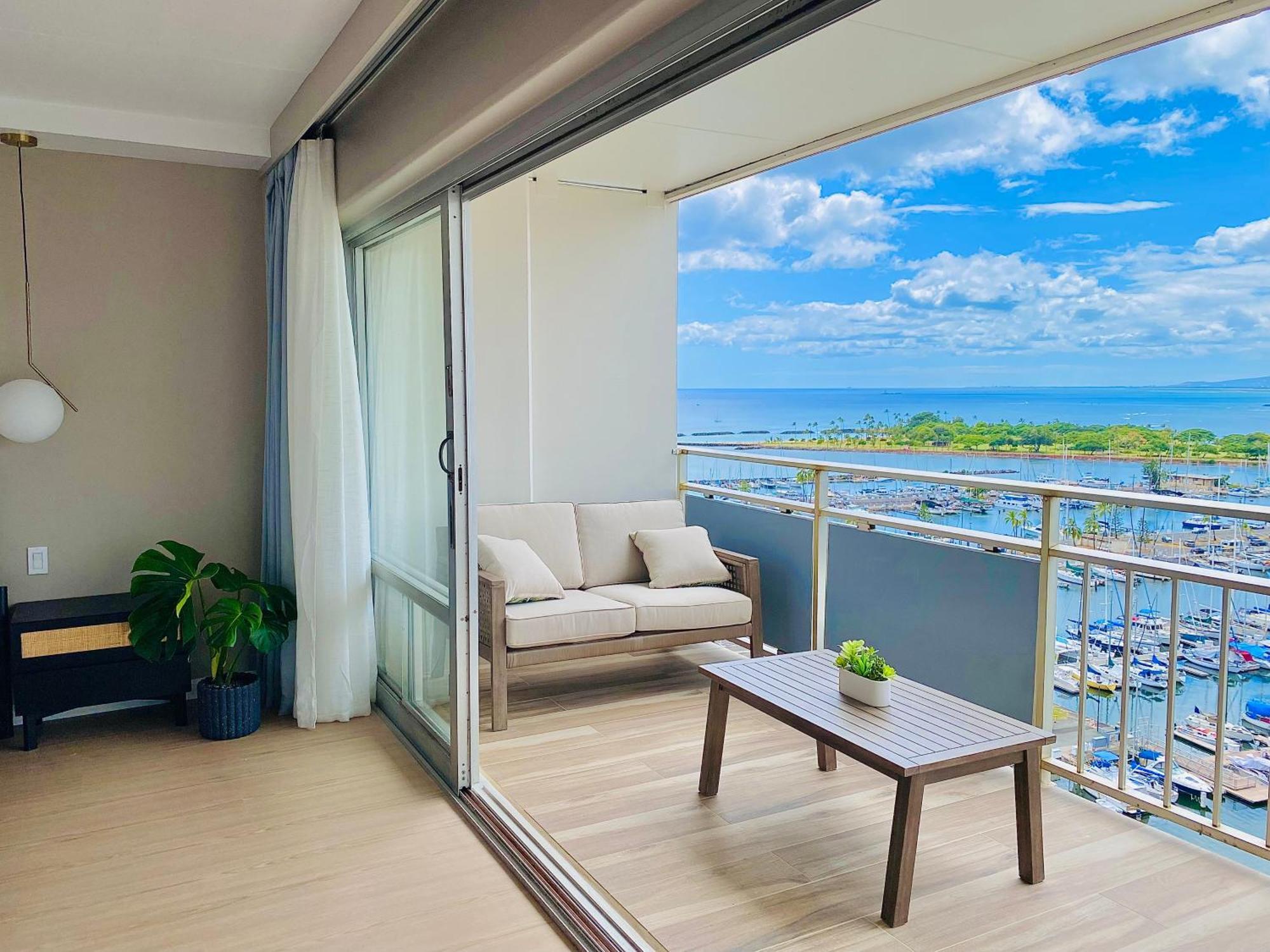 Panoramic Oceanview Resort - Full Kitchen In Each Room, 2 Swimming Pools, Onsite Restaurants, Fireworks Every Friday Honolulu Eksteriør billede