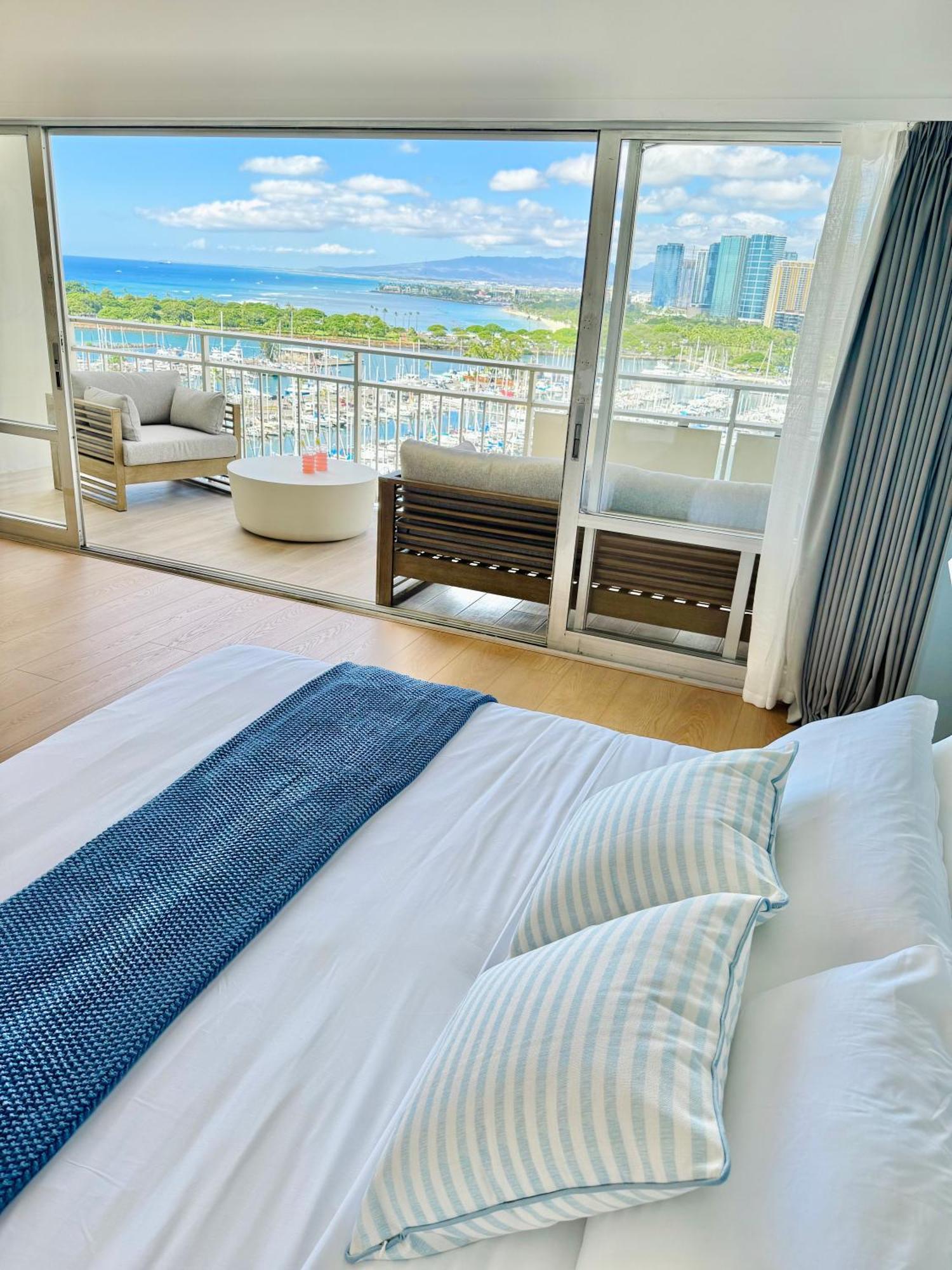 Panoramic Oceanview Resort - Full Kitchen In Each Room, 2 Swimming Pools, Onsite Restaurants, Fireworks Every Friday Honolulu Eksteriør billede